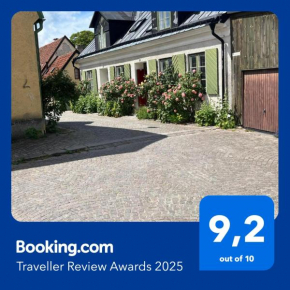 Björnnästet med havsutsikt innanför murarna, Visby